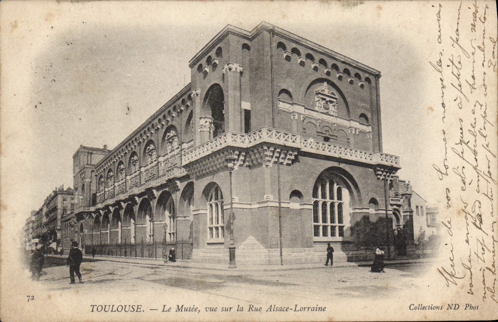 CPA Toulouse Le Musee vue sur la Rue Alsace Lorraine 