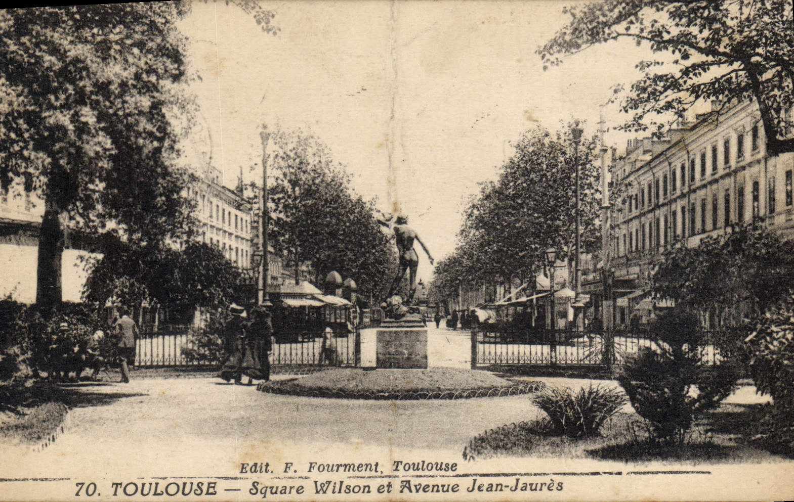 CPA Toulouse Square Wilson et Avenue Jean Jaures