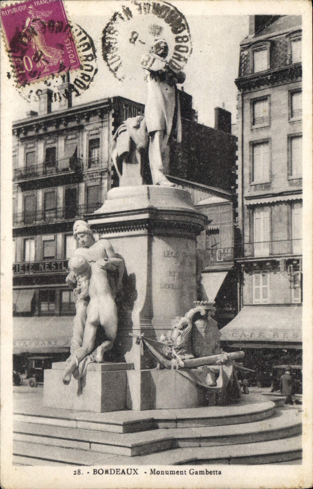 CPA Bordeaux Monument Gambetta 