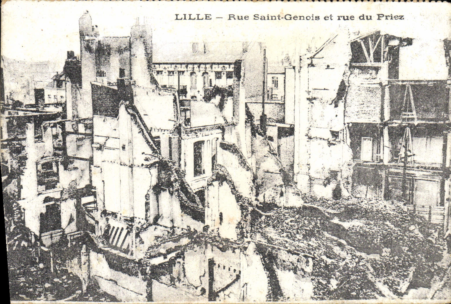CPA Lille Rue St Genois et rue du Priez 