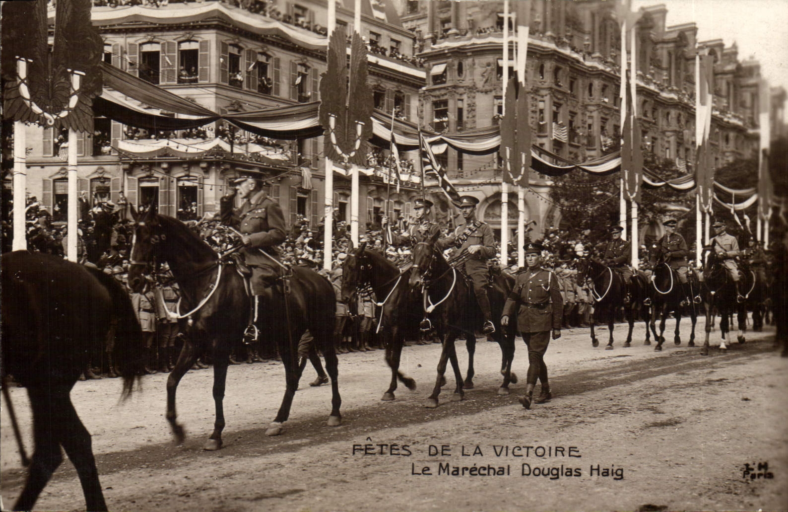 CPA Fetes de la Victoire Le Marechal Douglas Haig 
