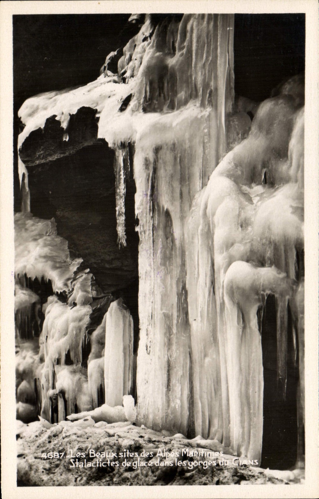 CPA Les Beaux sites des Alpes Maritimes stalactictes de glace dans les gorges du Cians
