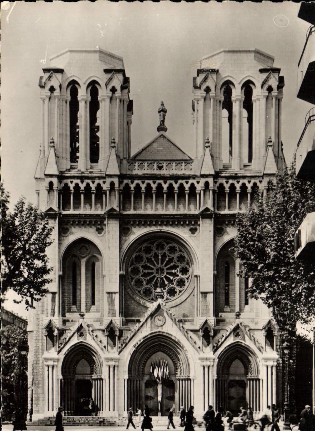 CPA Nice Eglise Notre Dame 