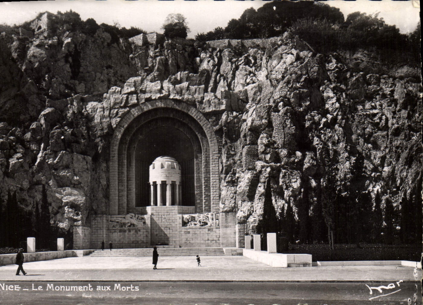 CPA Nice le Monument aux Morts 