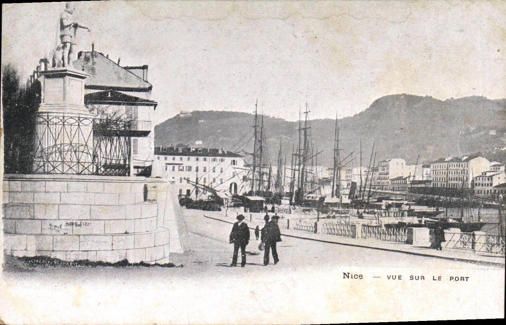 CPA Nice vue sur le Port