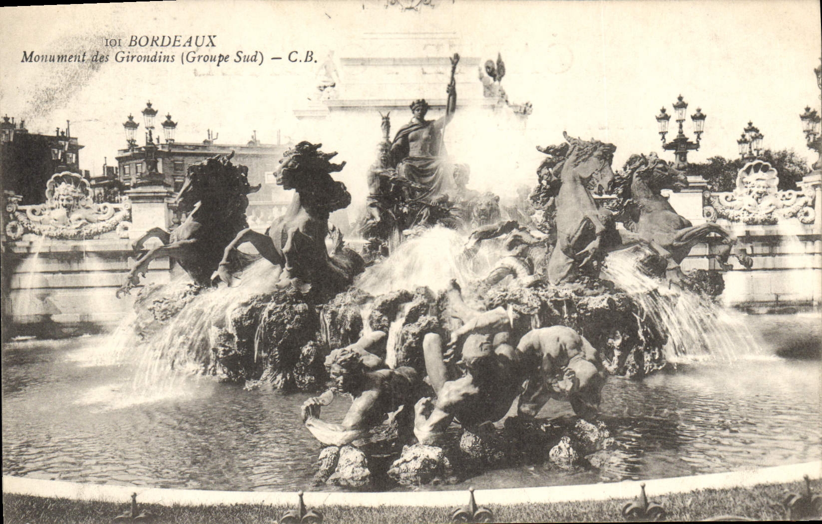 CPA Bordeaux monument des Girondins Groupe Sud