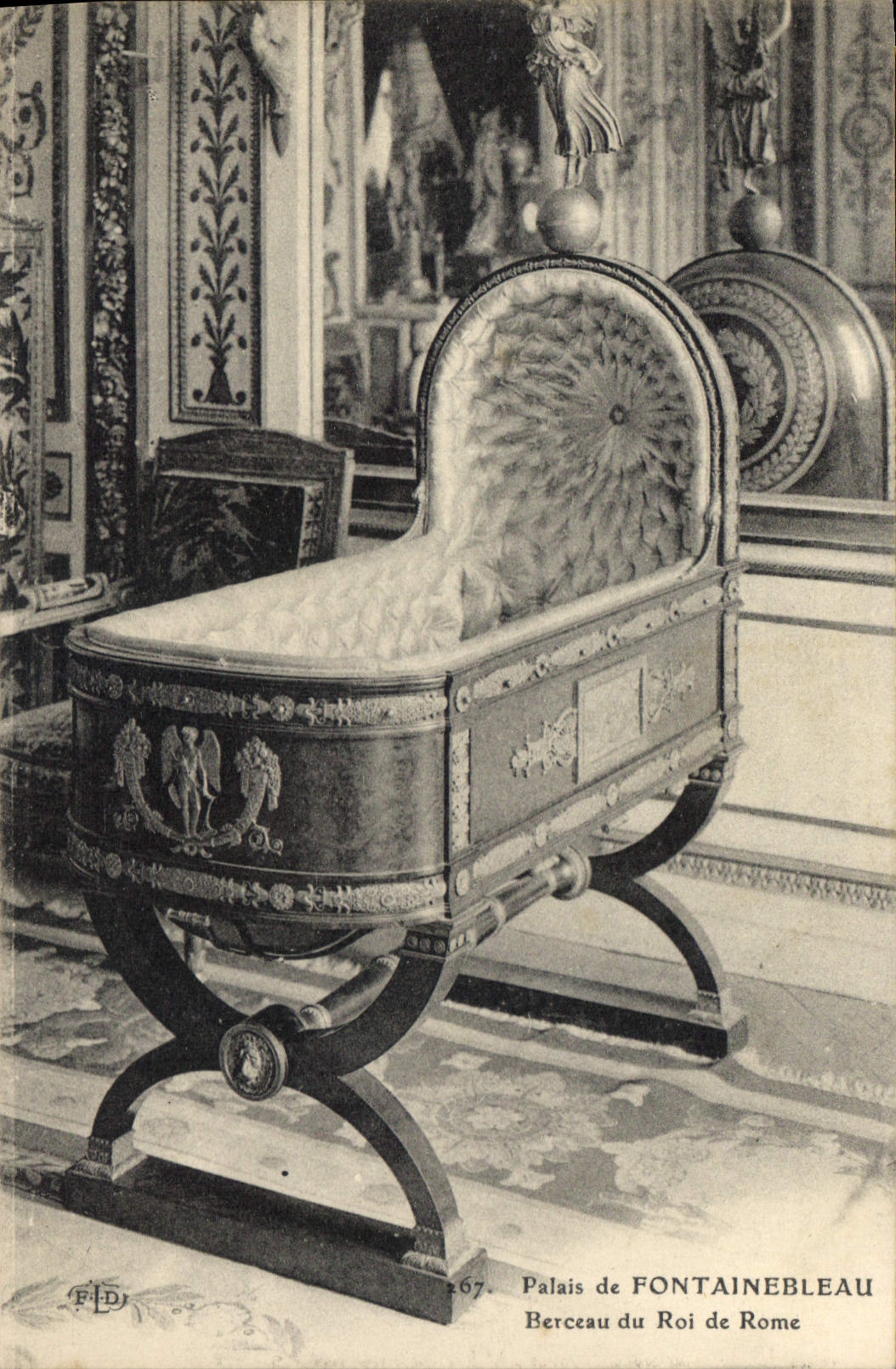 CPA Palais de Fontainebleau Berceau du Roi de Rome 