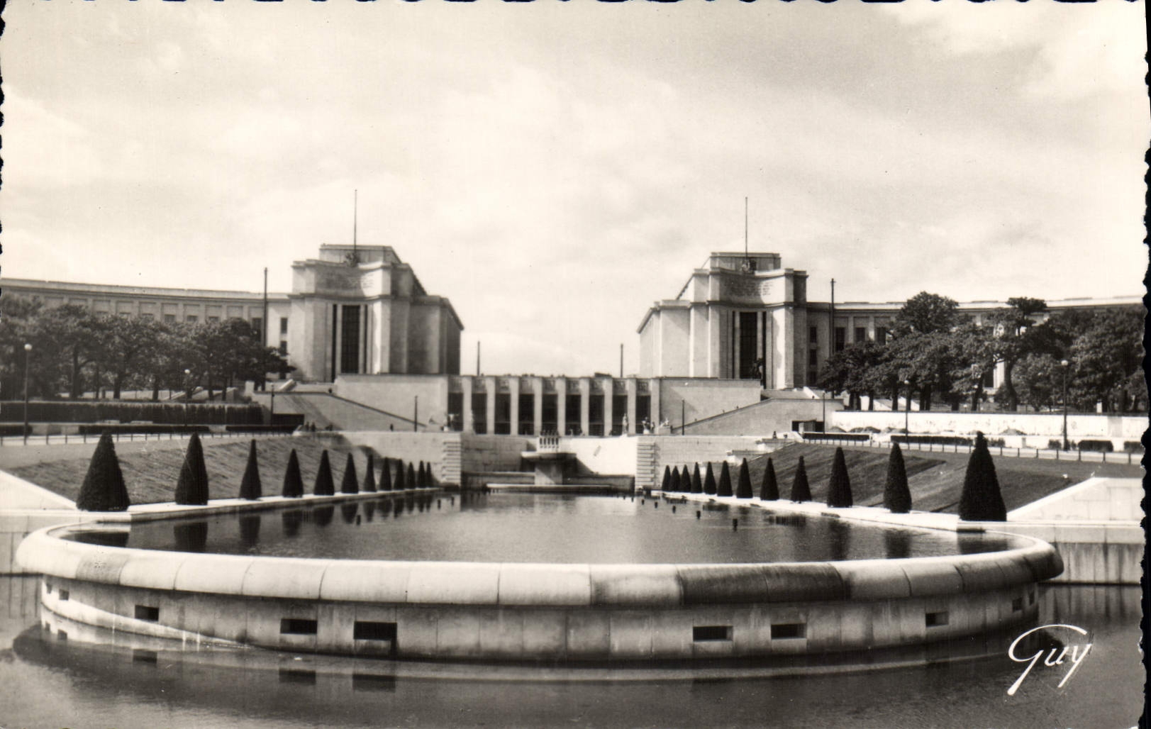 CPA Paris et ses Merveilles le palais de Chaillot Azema Boileau et Cariu architectes vu des jardins 