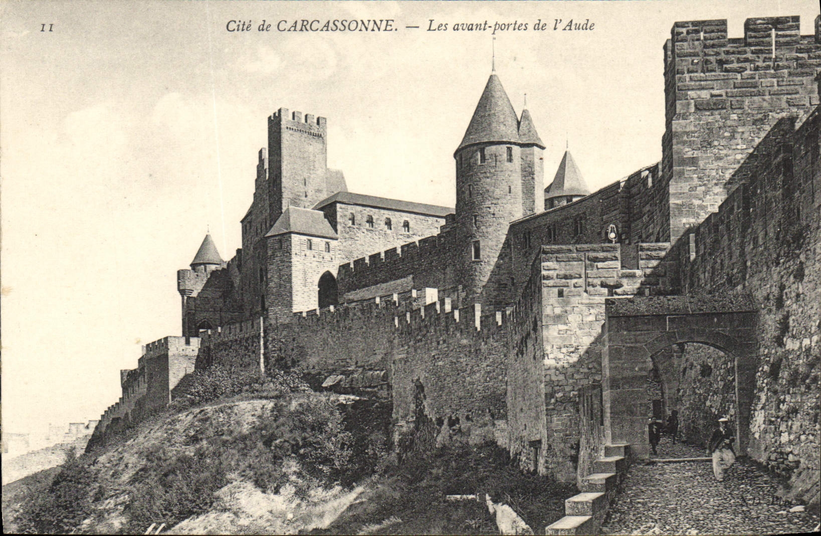 CPA Cite de Carcassonne les avant portes de l'Aude