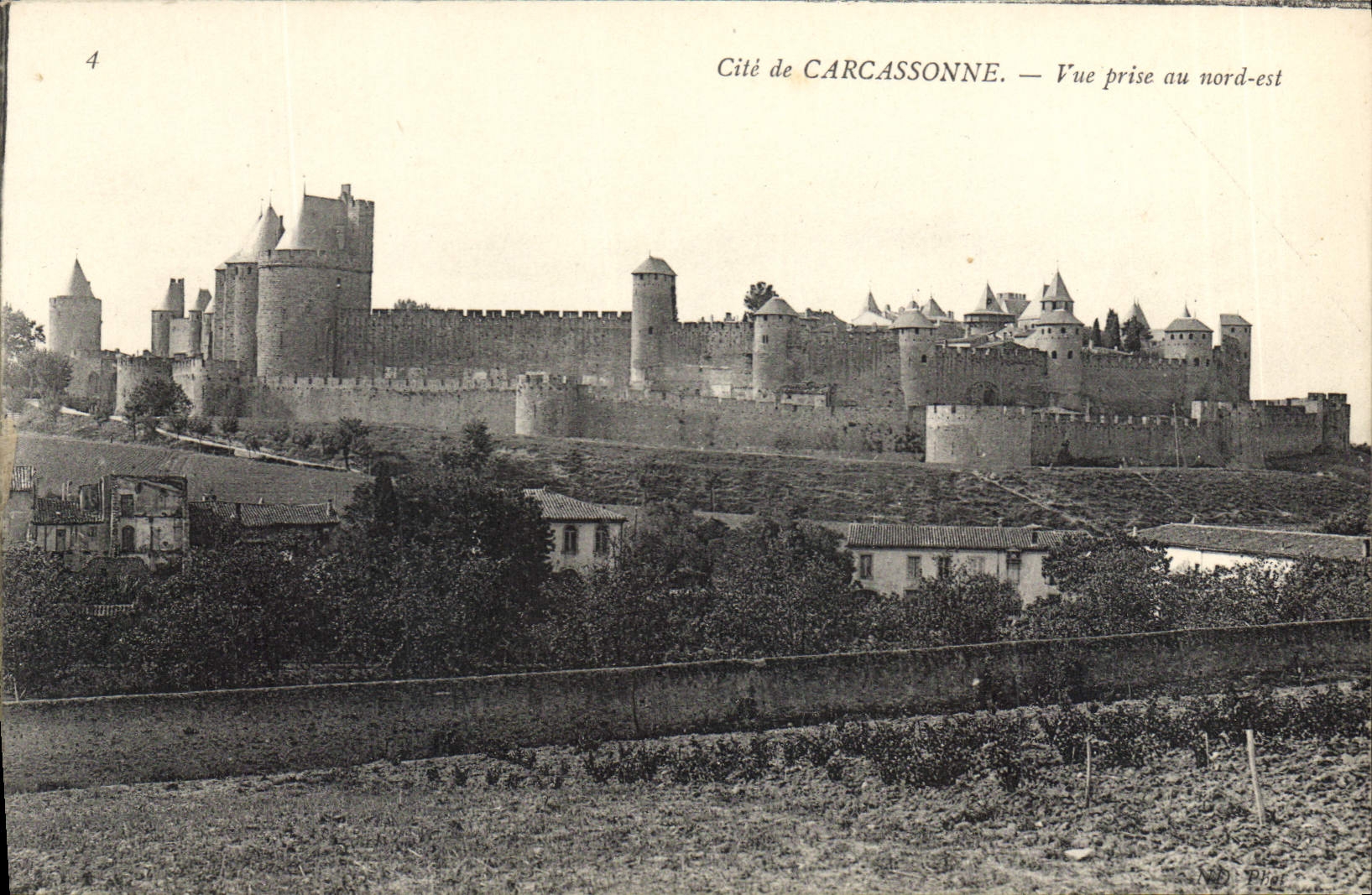 CPA Cite de Carcassonne vue prise au Nord Est