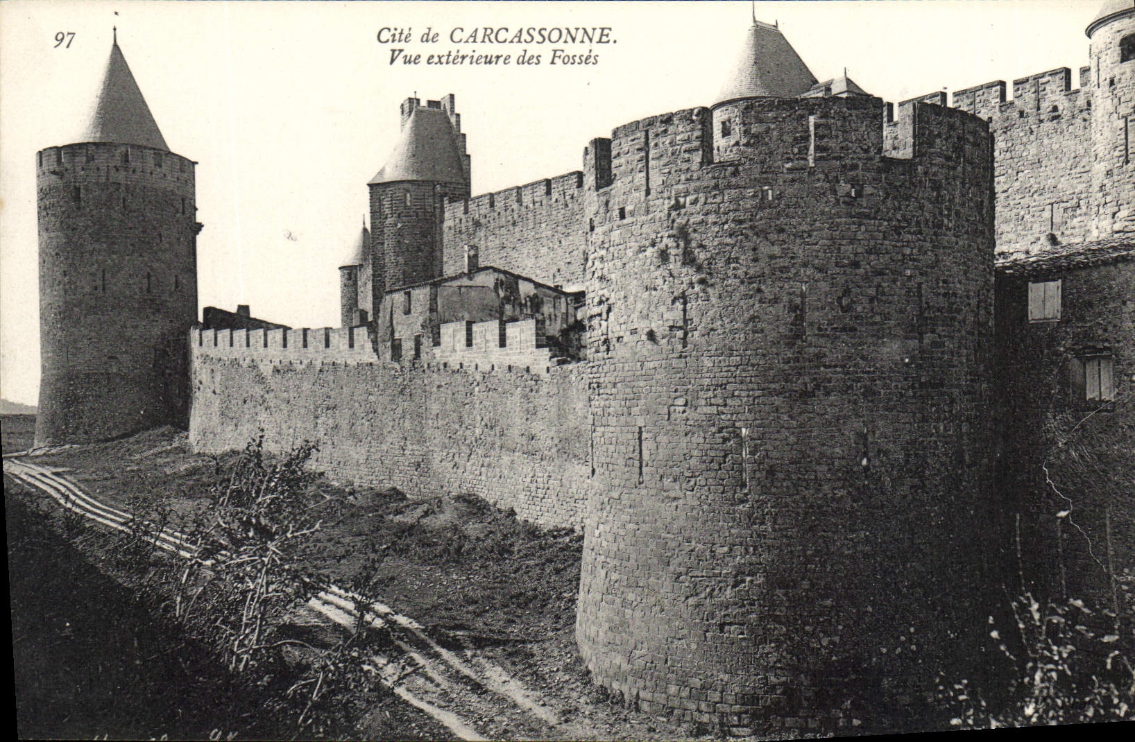 CPA Cite de Carcassonne vue exterieure des Fosses