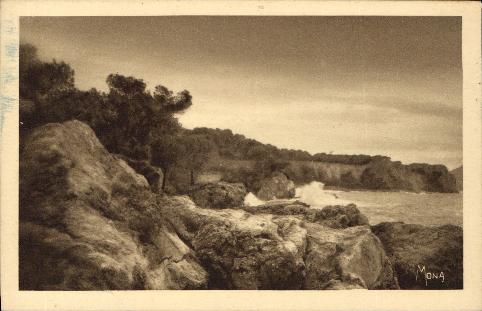 CPA Toulon au bord de la mer les rochers de Ste Marguerite 