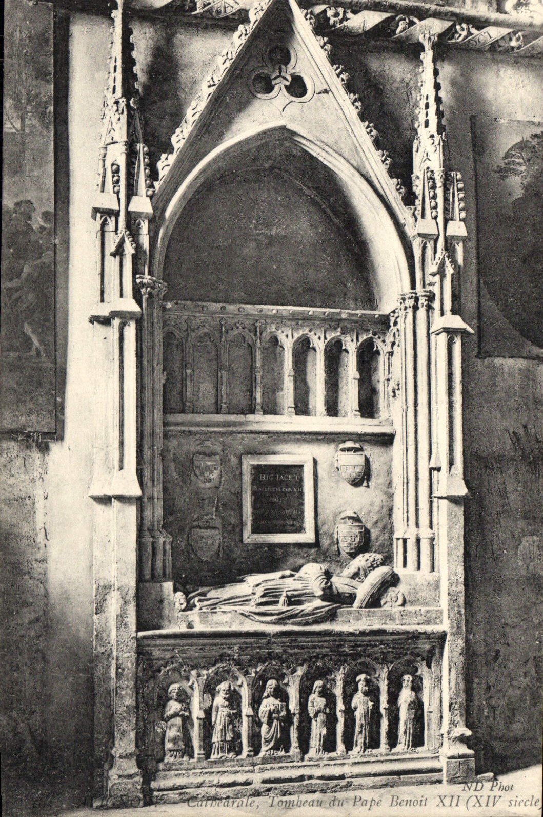 CPA Cathedrale Tombeau du pape Benoit XII XIV siecle