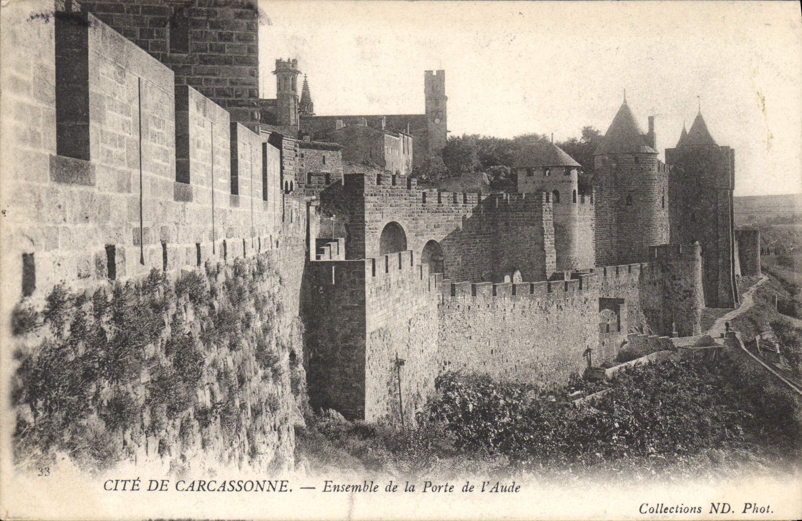 CPA Cite de Carcassonne ensemble de la porte de l'Aude