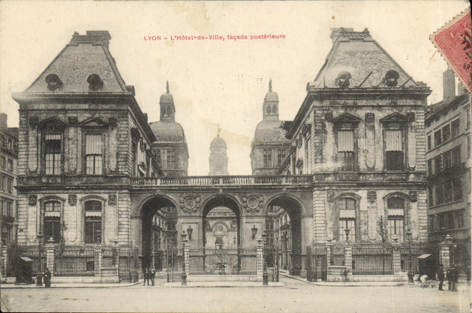 CPA Lyon l'hotel de Ville facade Poste 