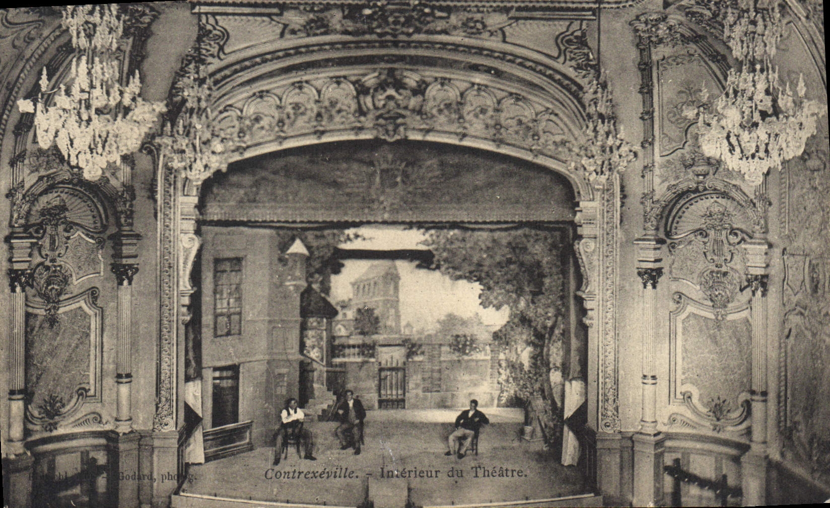 CPA Contrexeville interieur du Theatre 