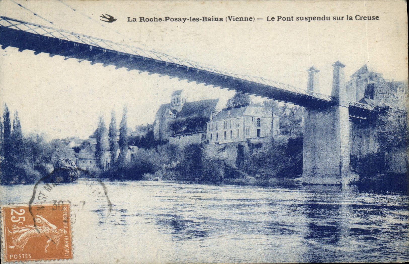 CPA La Roche Posay les Bains Vienne le pont suspendu sur la Creuse
