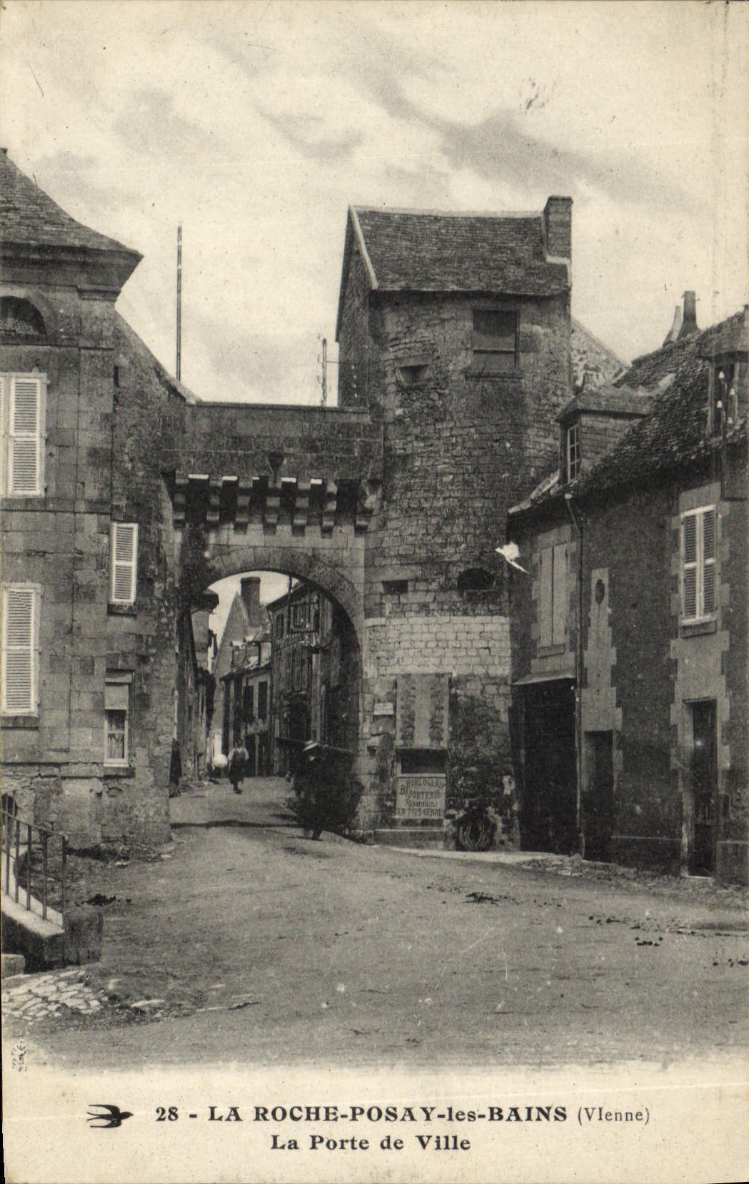 CPA La Roche Posay Les Bains Vienne la porte de Ville 