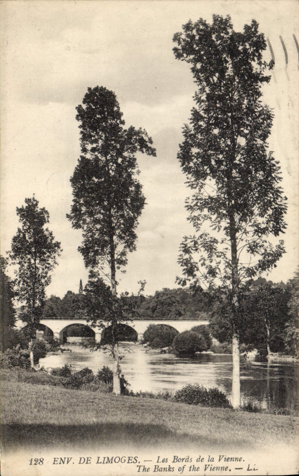 CPA En de Limoges Les bords de la Vienne 