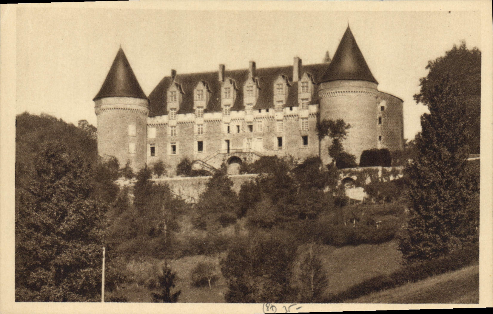 CPA Rochechouart Hte Vienne Le Chateau 