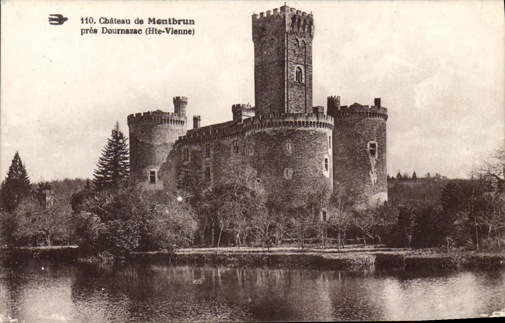 CPA Chateau de Montbrun pres Dournazae Hte Vienne