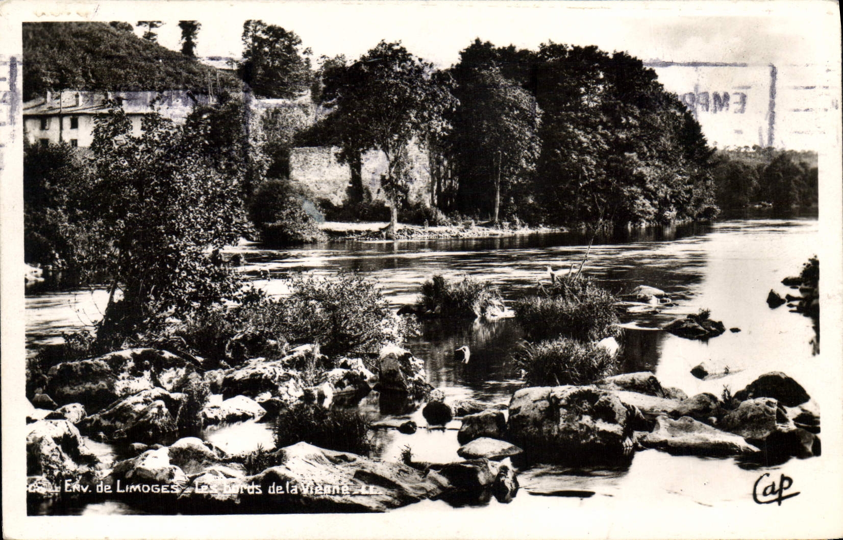 CPA Env de Limoges Les bords de la Vienne 