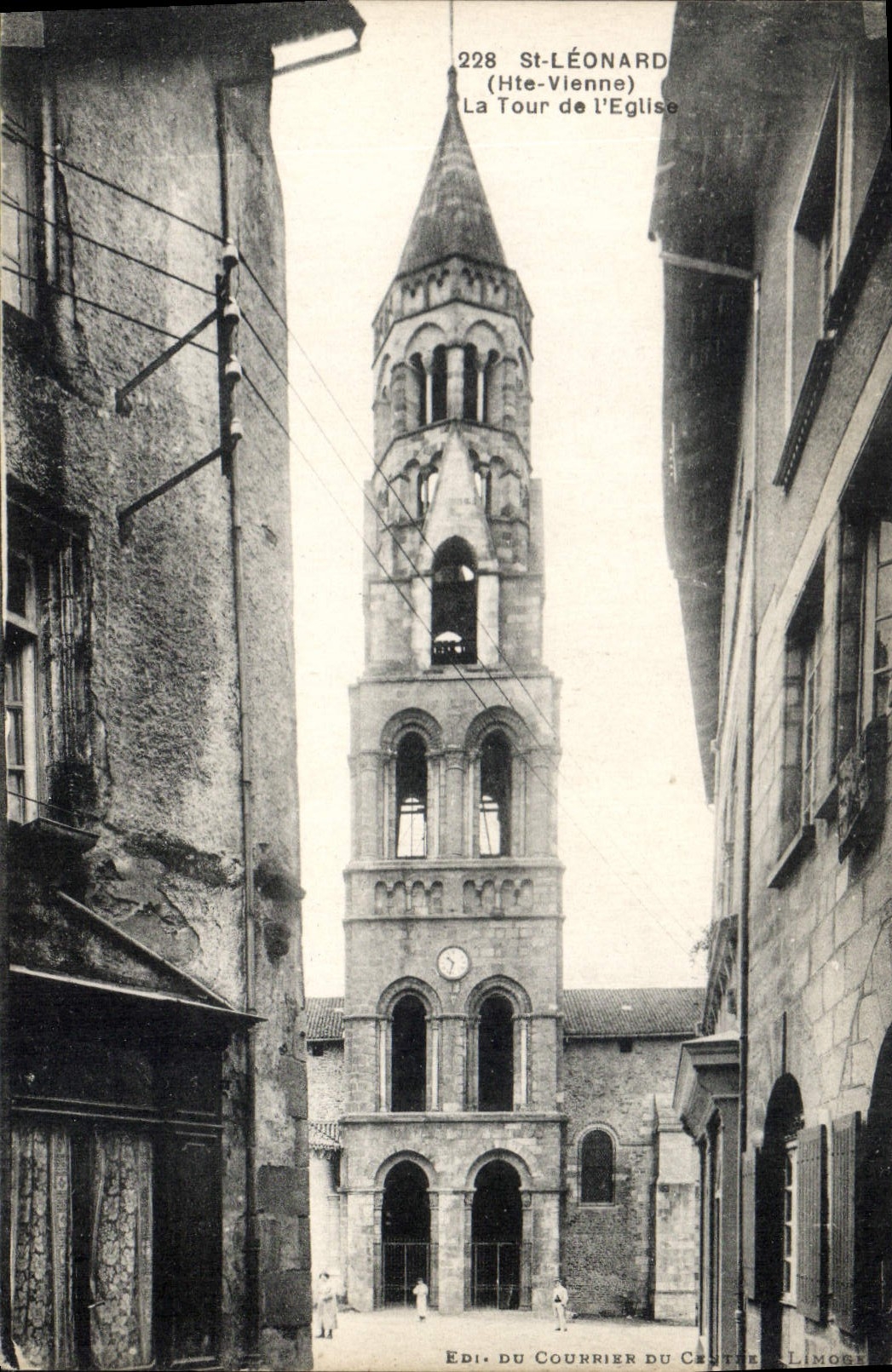 CPA St Leonard Hte Vienne La Tour de l'Eglise 