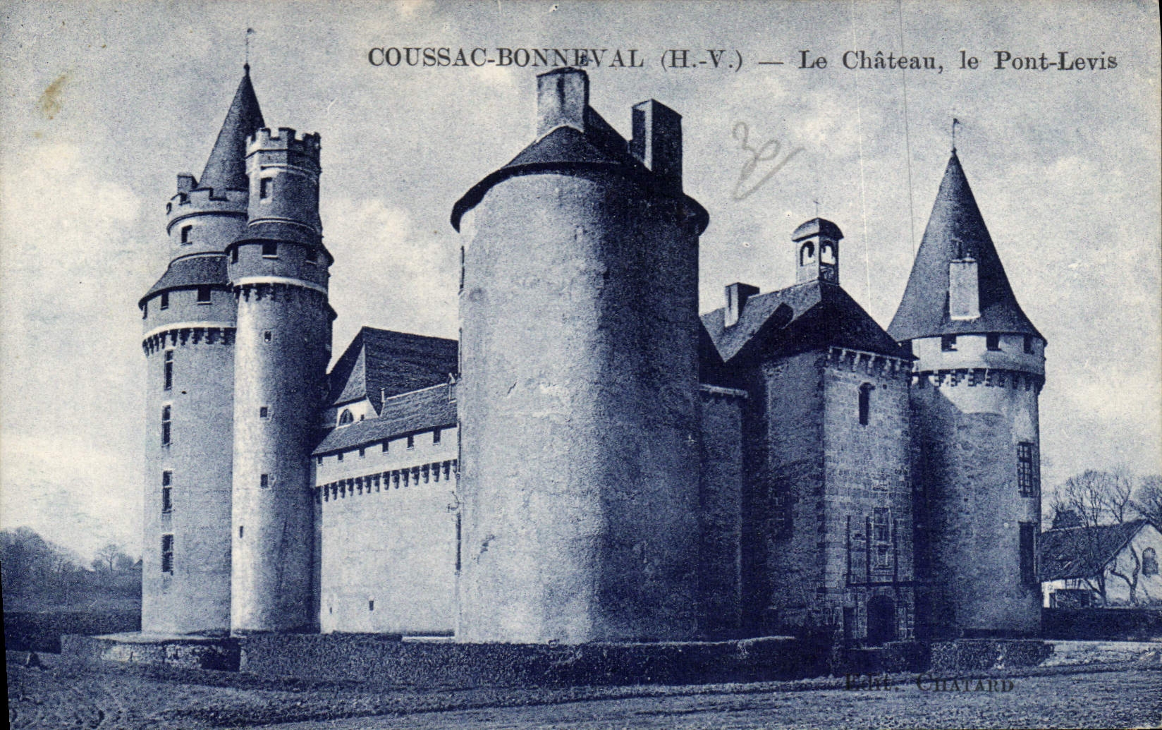 CPA Coussac Bonneval H V Le Chateau le Pont Levis