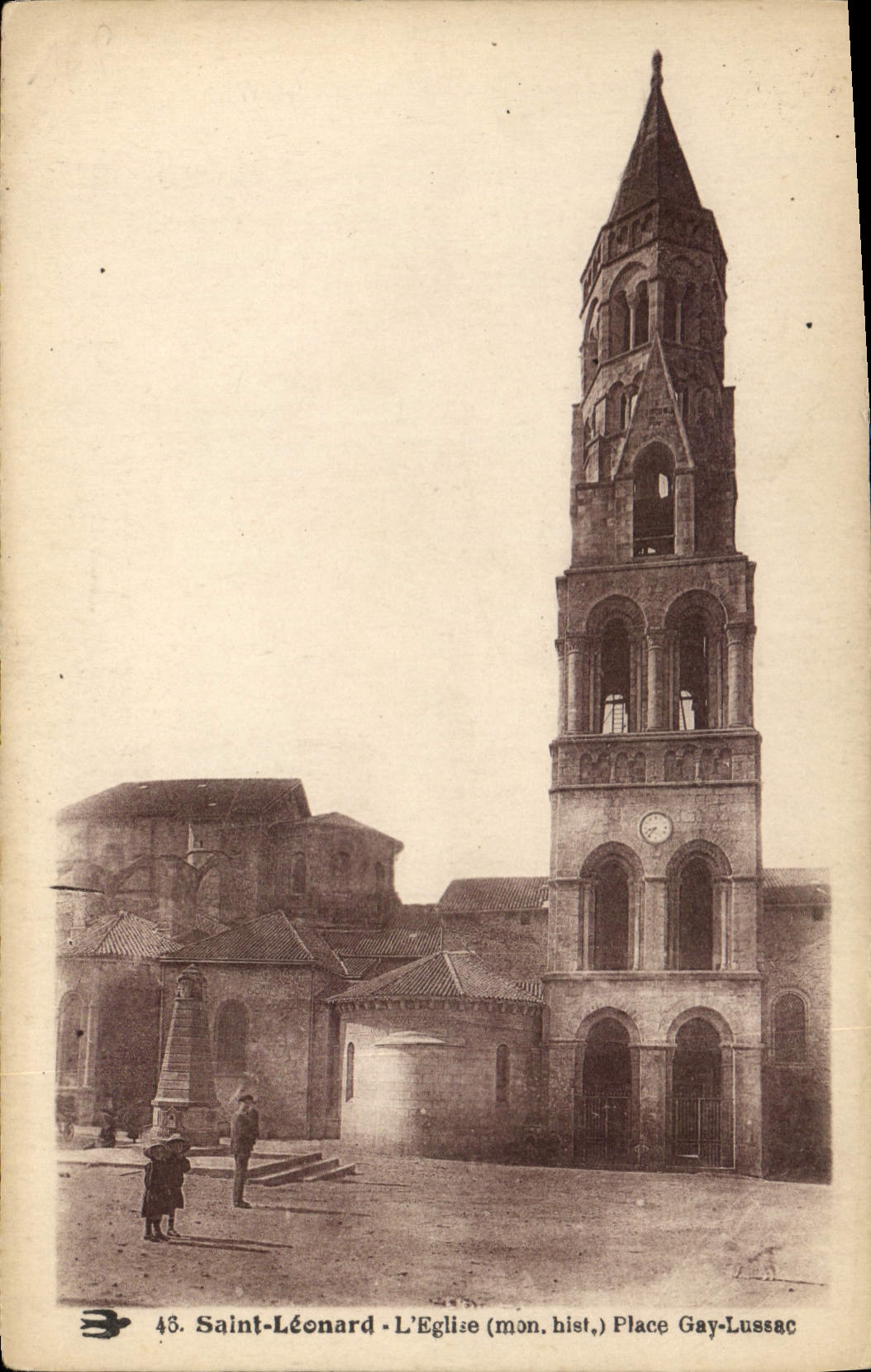 CPA St Leonard Hte Vienne L'Eglise Place Gay Lussac 
