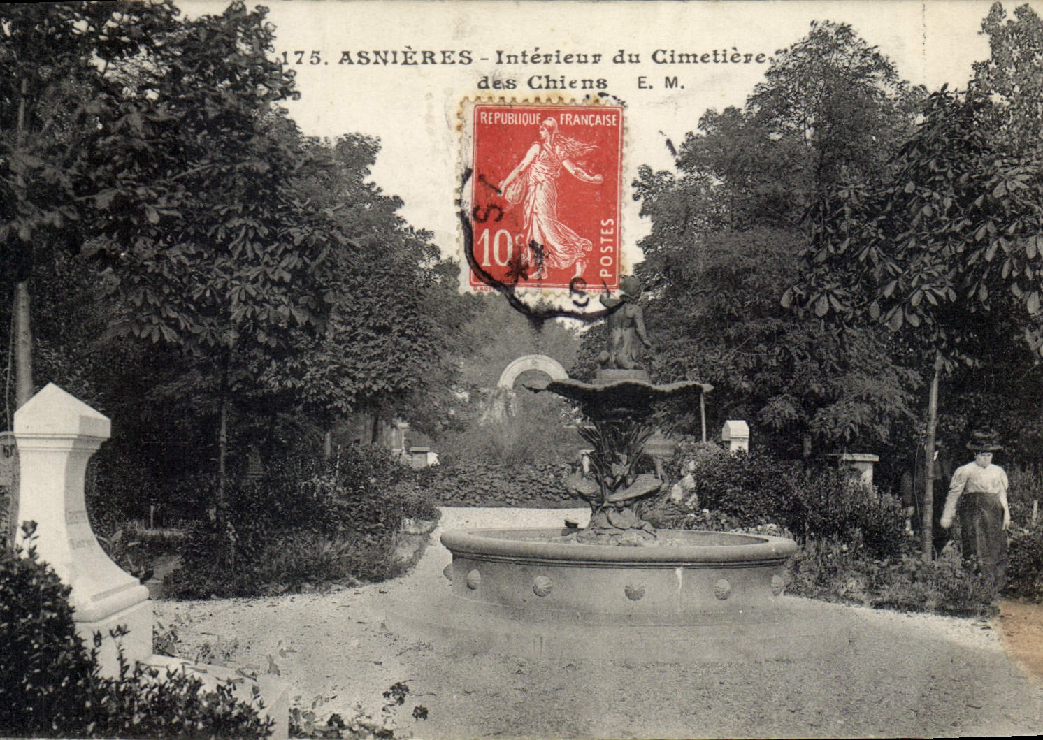 CPA Asnieres Interieur du Cimetiere des Chiens 