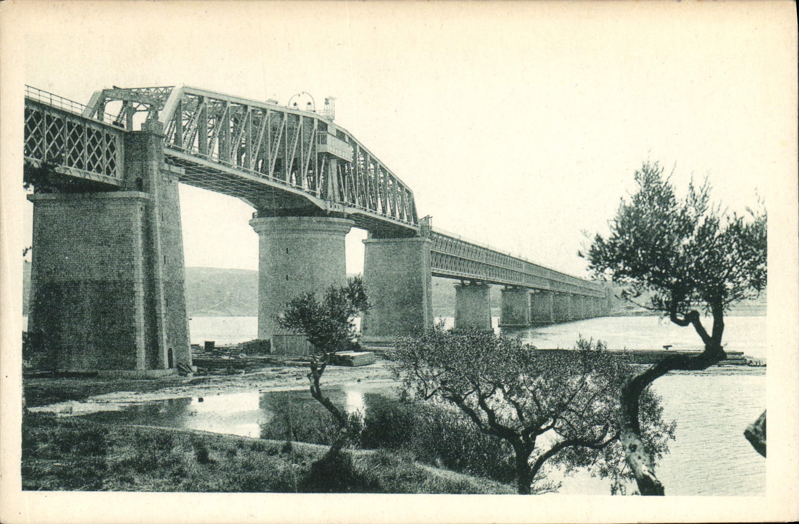 CPA Viaduc de Caronte Pres de Martigues