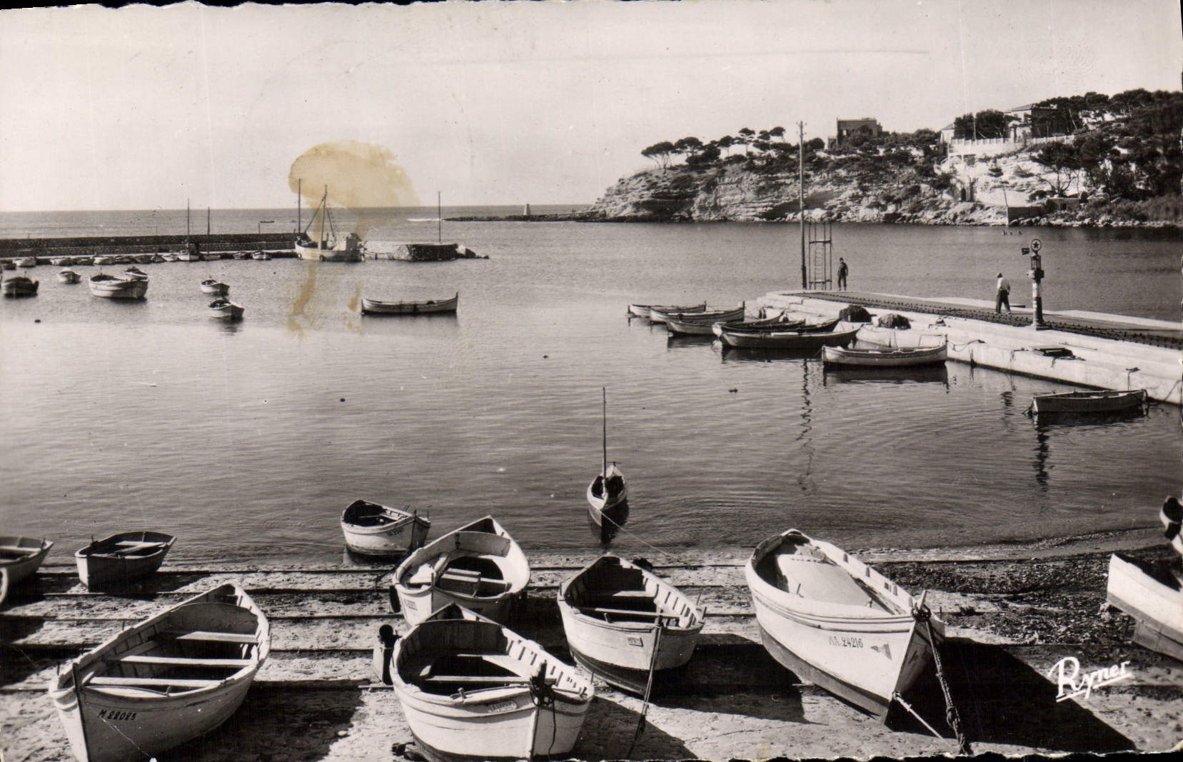 CPA Le Lifforal Mediterraneen Carry le Rouet La Plongeoire et le Port Bateaux