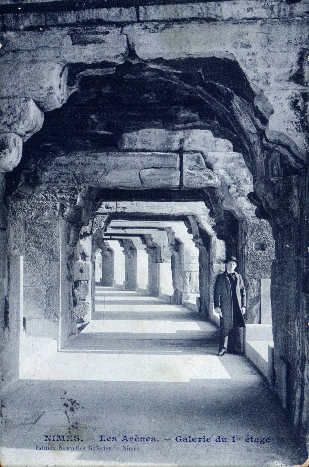 CPA Nimes Les Arenes 