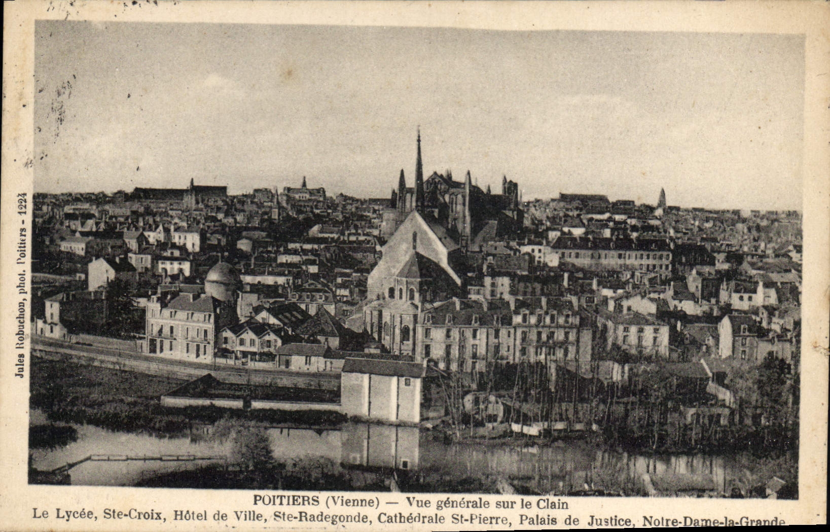 CPA Poitiers Vienne Vue generale sur le Clain 