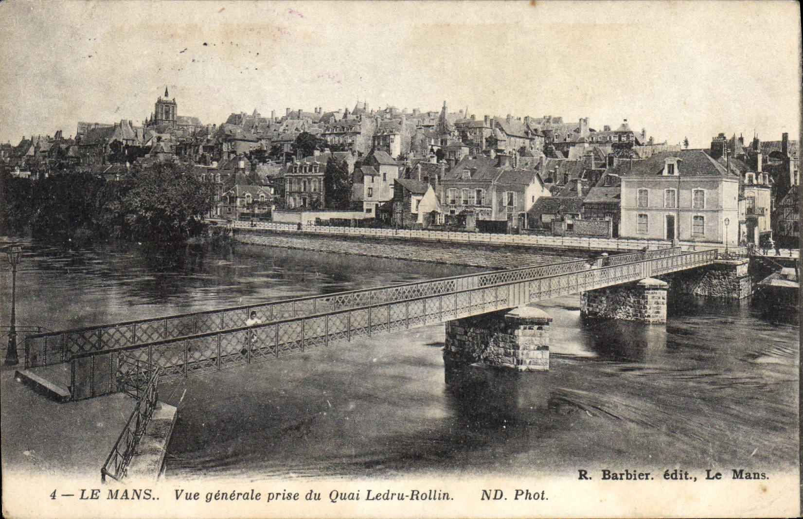 CPA Le Mans Vue generale prise du Quai Ledru Rollin 