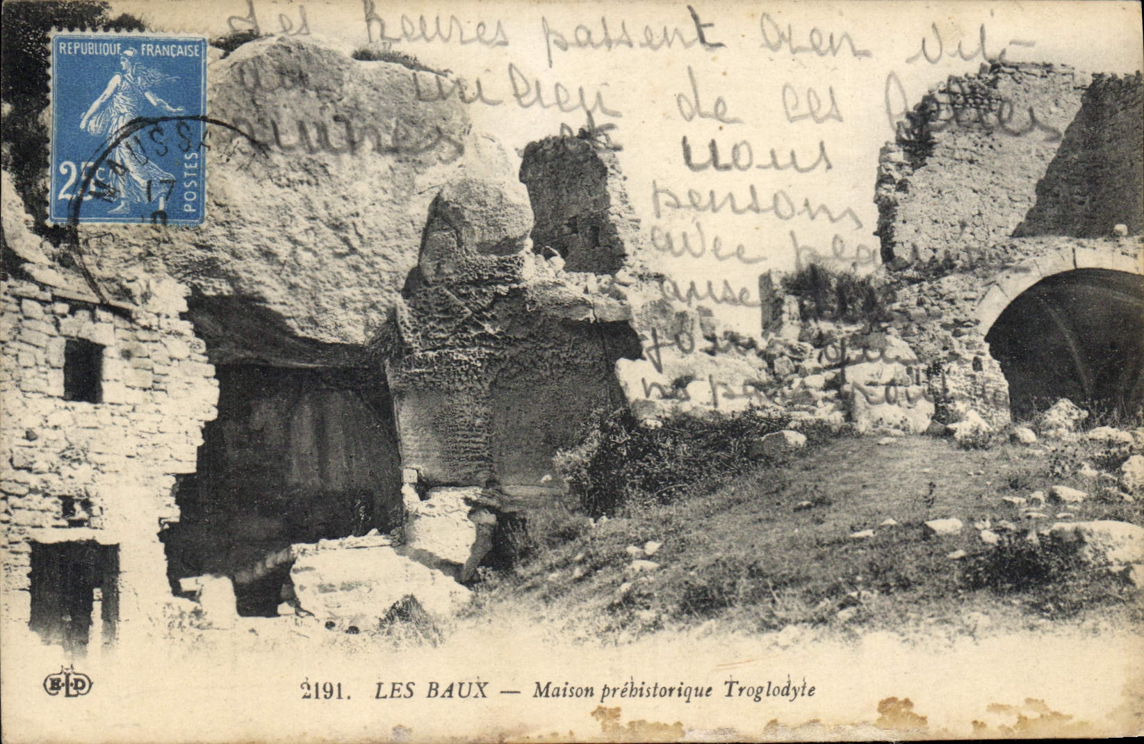 CPA Les Baux Maison prebistorique Troglodyle