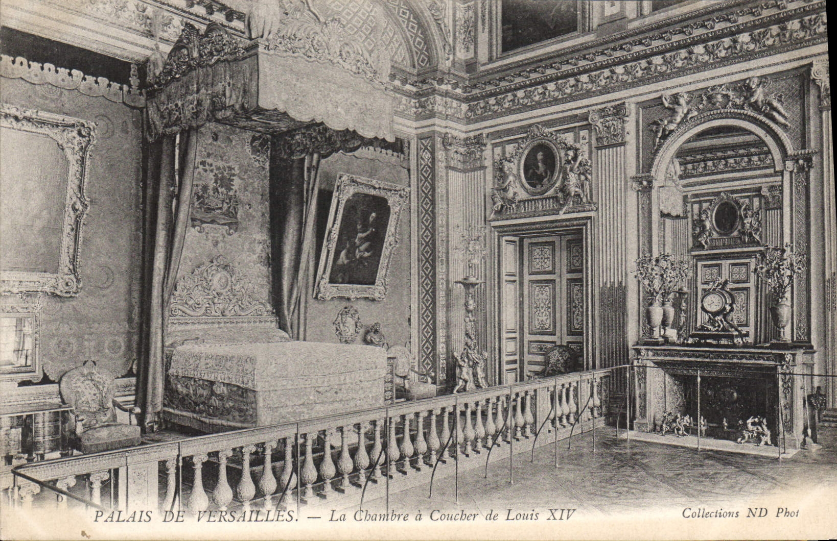 CPA Palais de Versailles La Chambe a Coucher de Louis XIV 