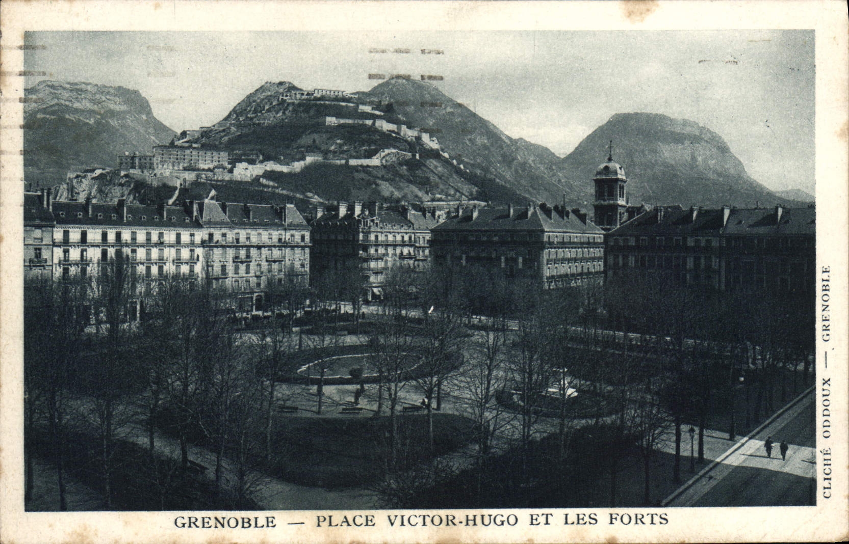 CPA Grenoble Place Victor Hugo et les Forts
