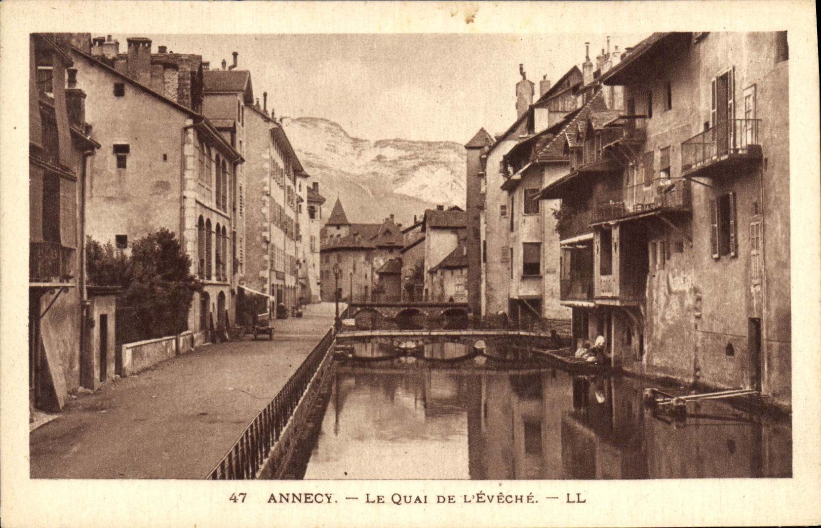 CPA Annecy Le Quai de l'Eveche 