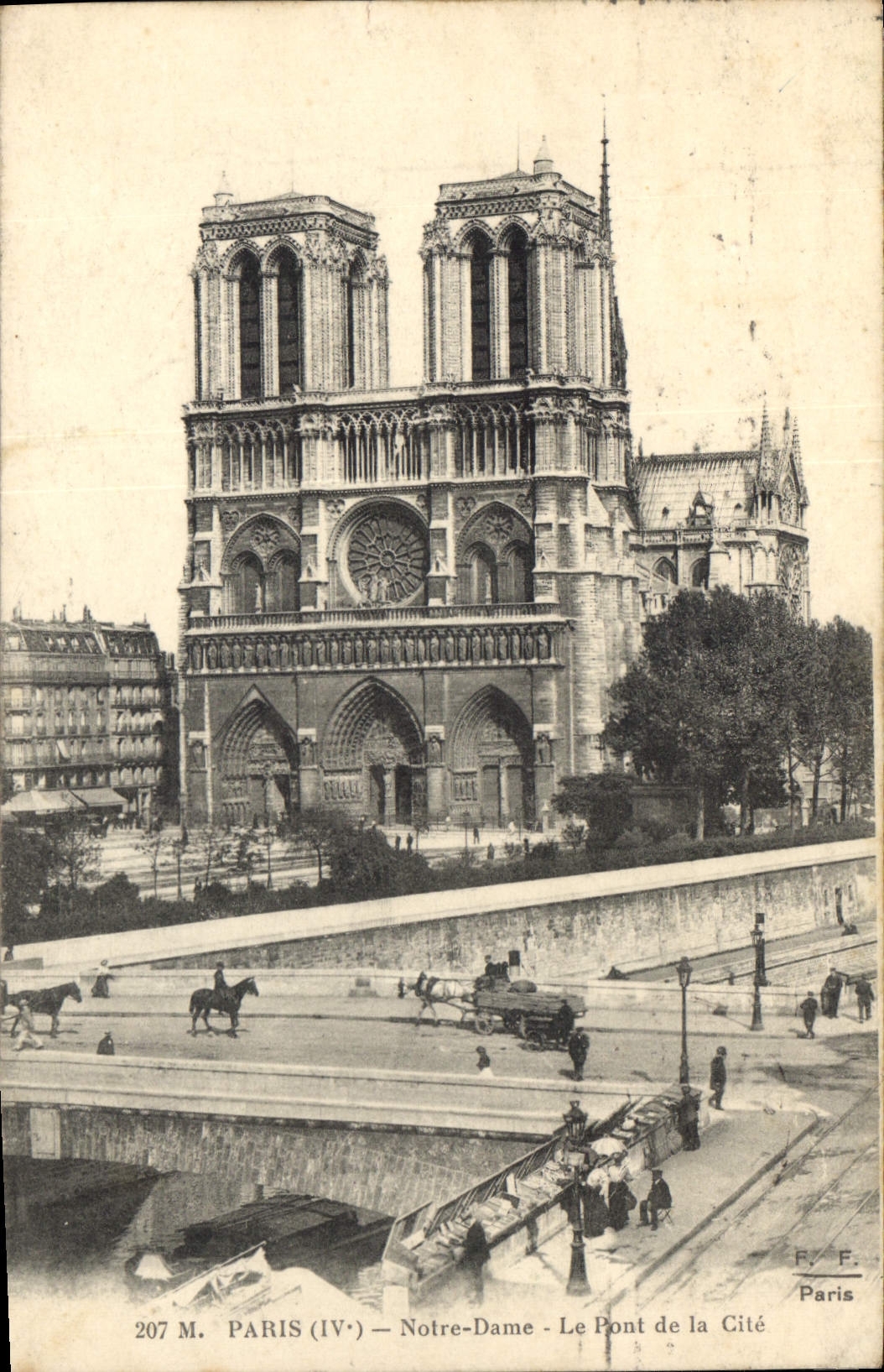 CPA Paris IV Notre Dame Le Pont de la Cite 