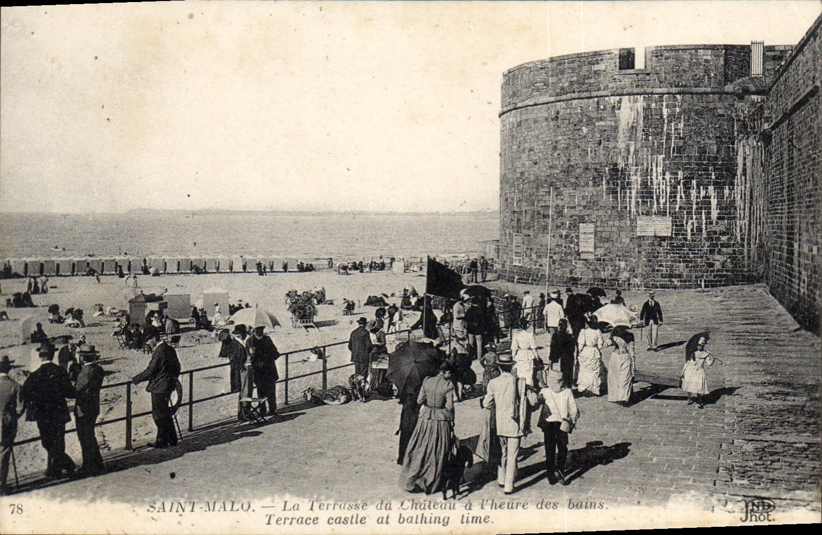 CPA Saint Malo La Terrasse la Chateau a l'heure des bains 