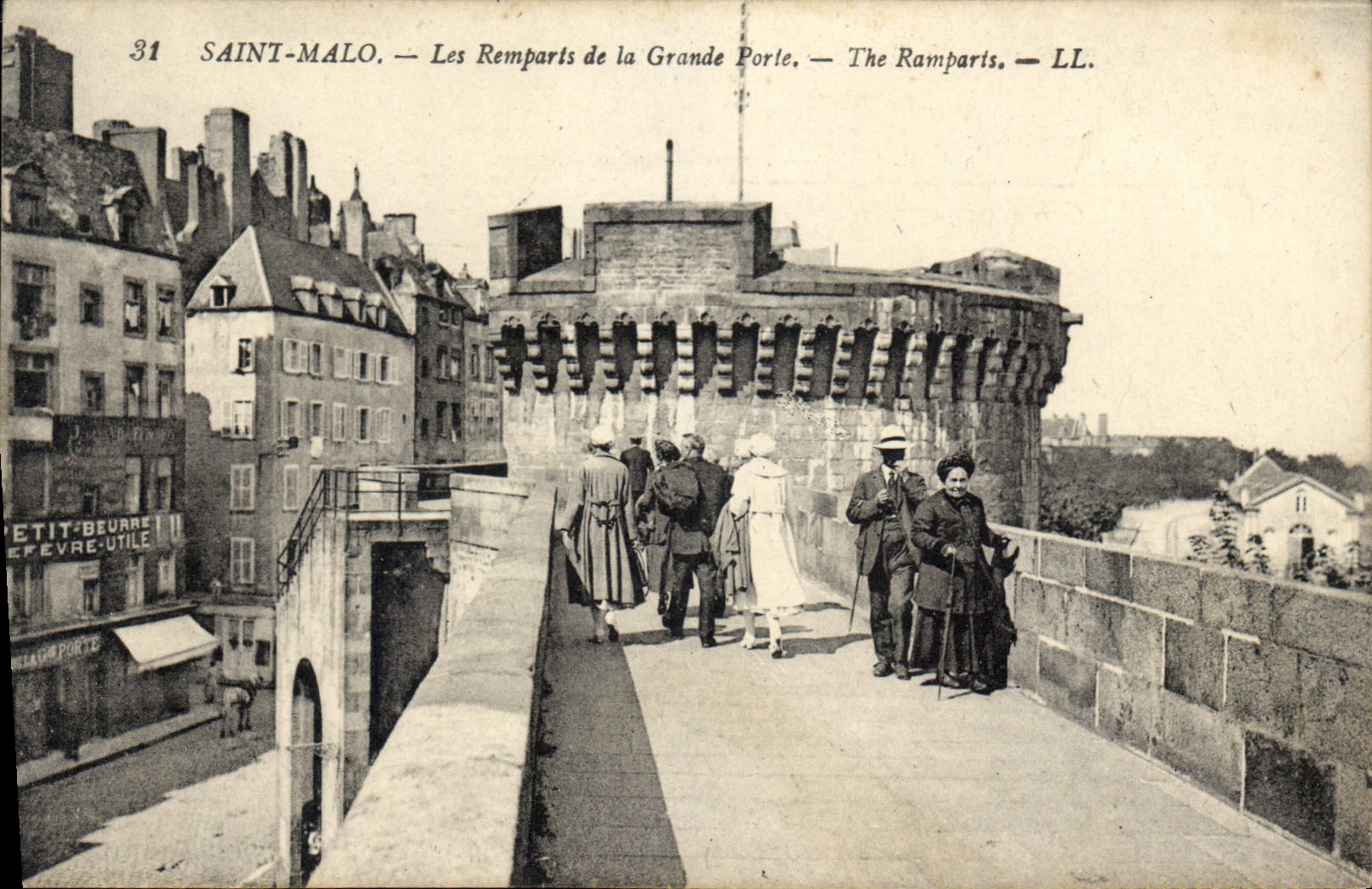 CPA Saint Malo Les Remparts de la Grande Porte 