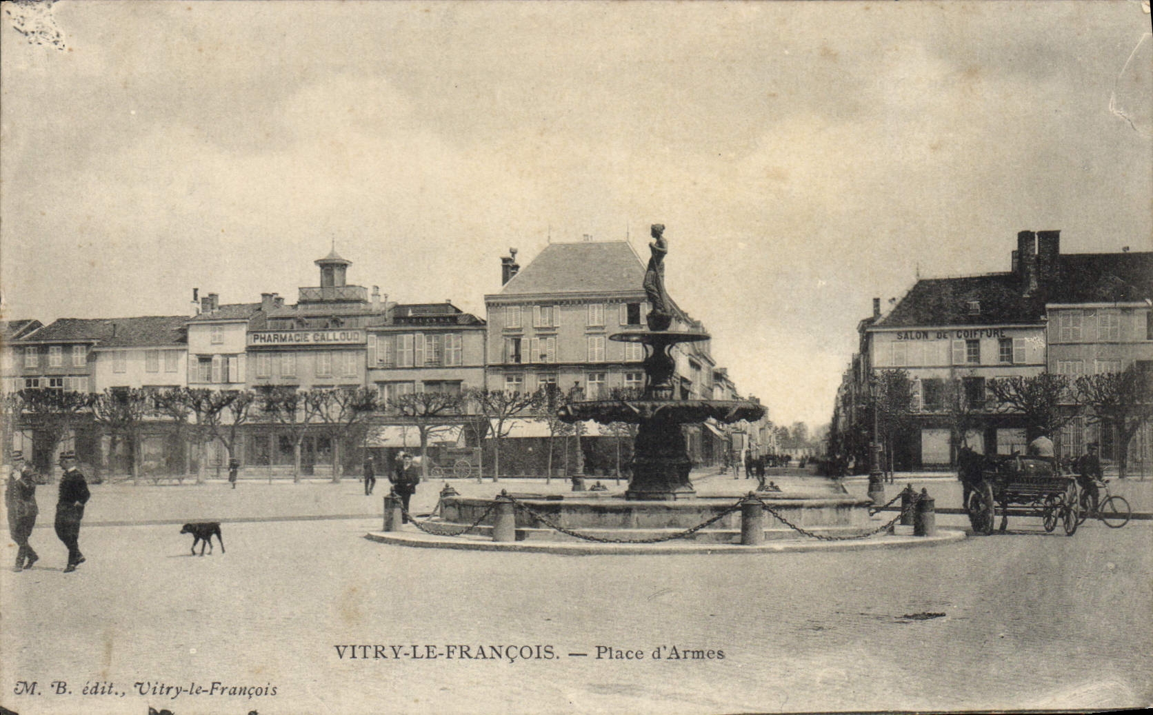 CPA Vitry le Francois Place d'Armes