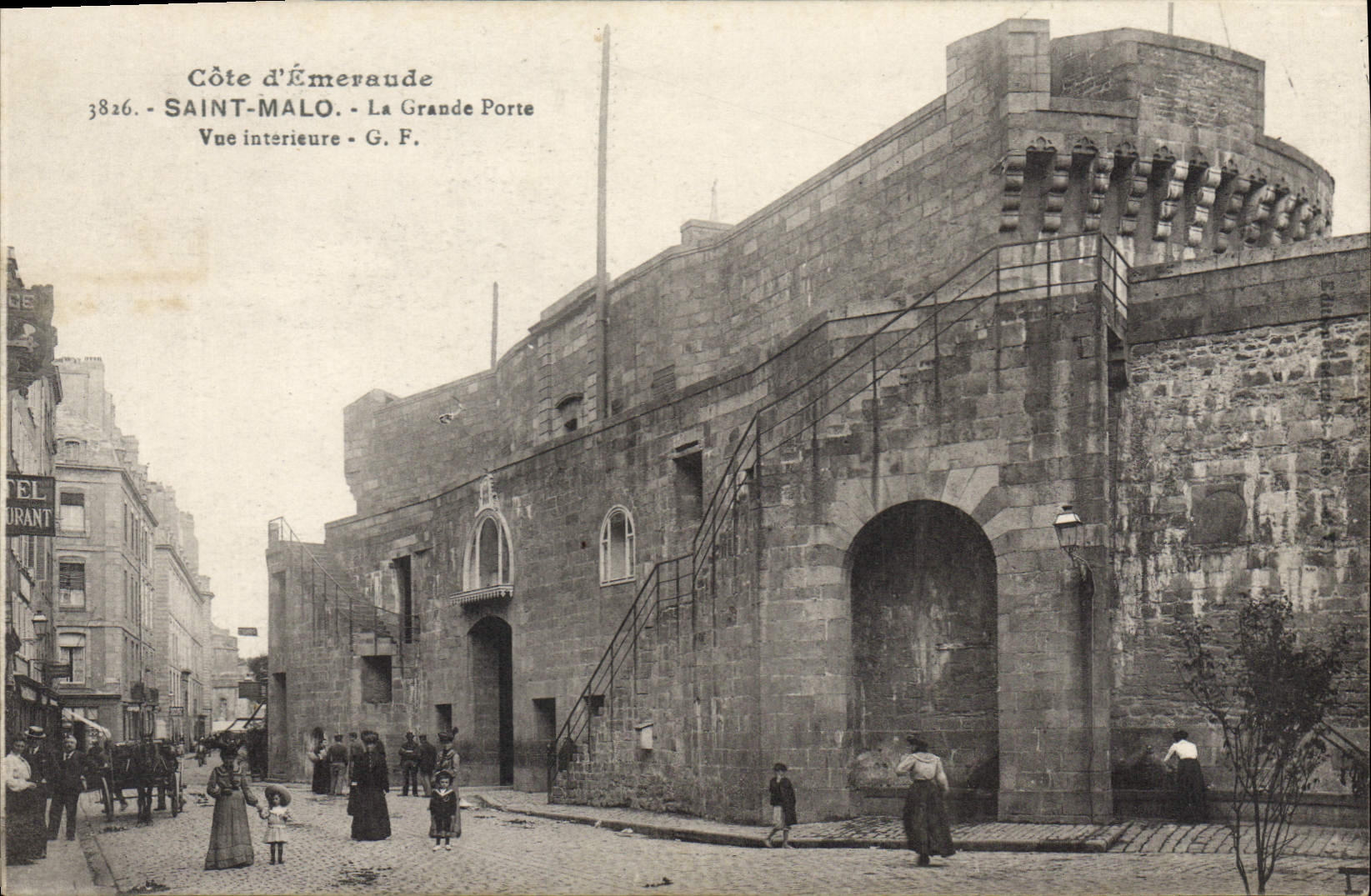 CPA Cote d'Emeraude Saint Malo La Grande Porte Vue interieure 