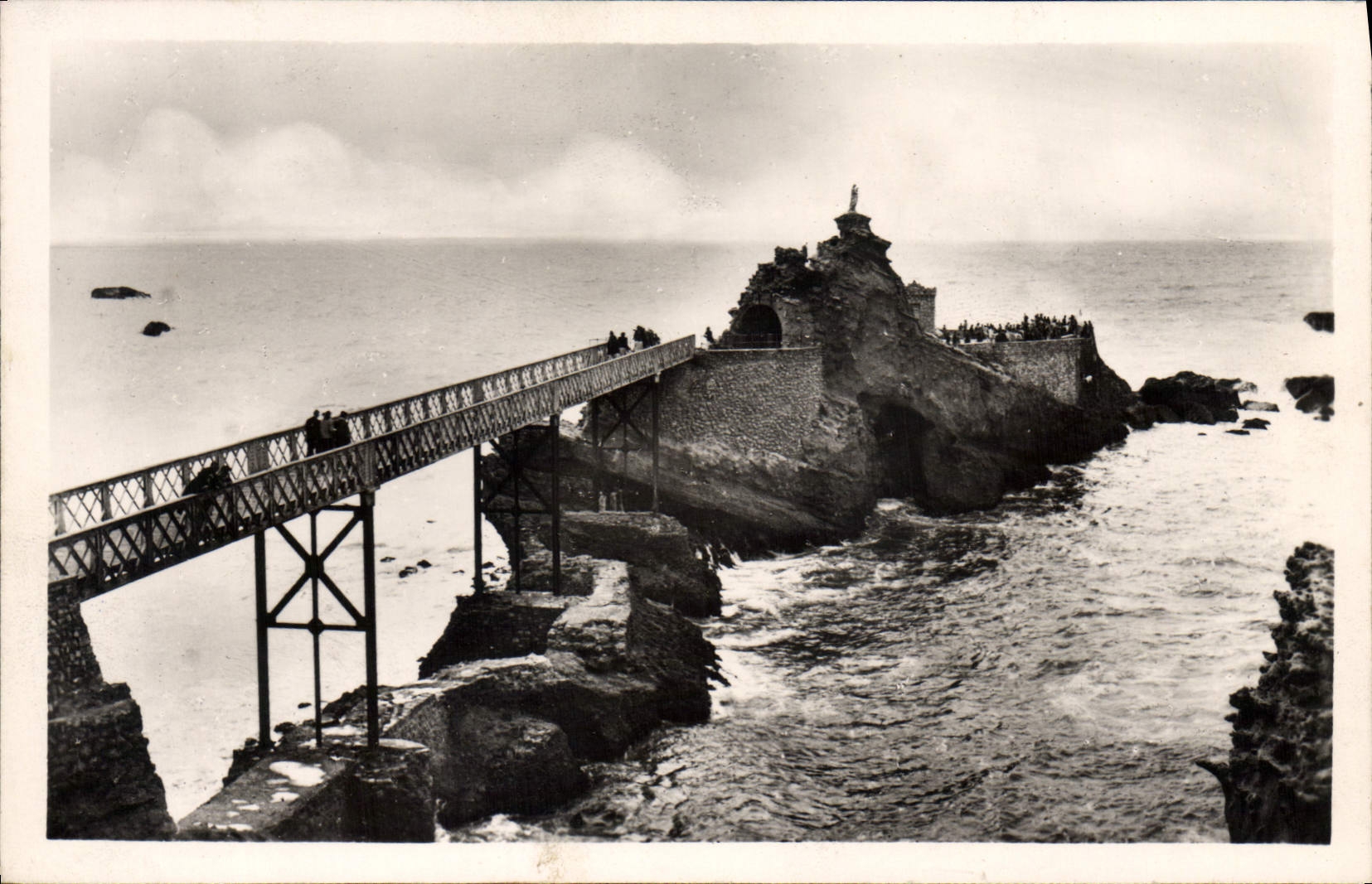 CPA Biarritz Le Rocher de la Vierge 