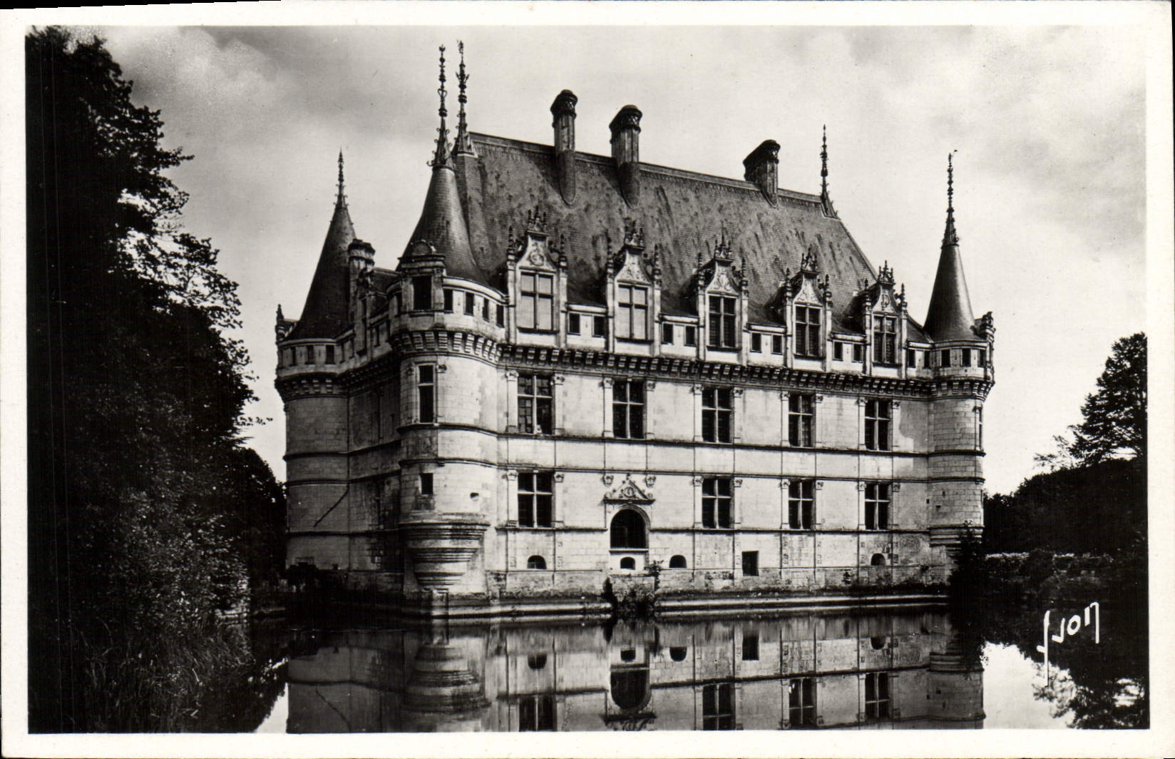 CPA Azay le Rideau I et L Le Chateau