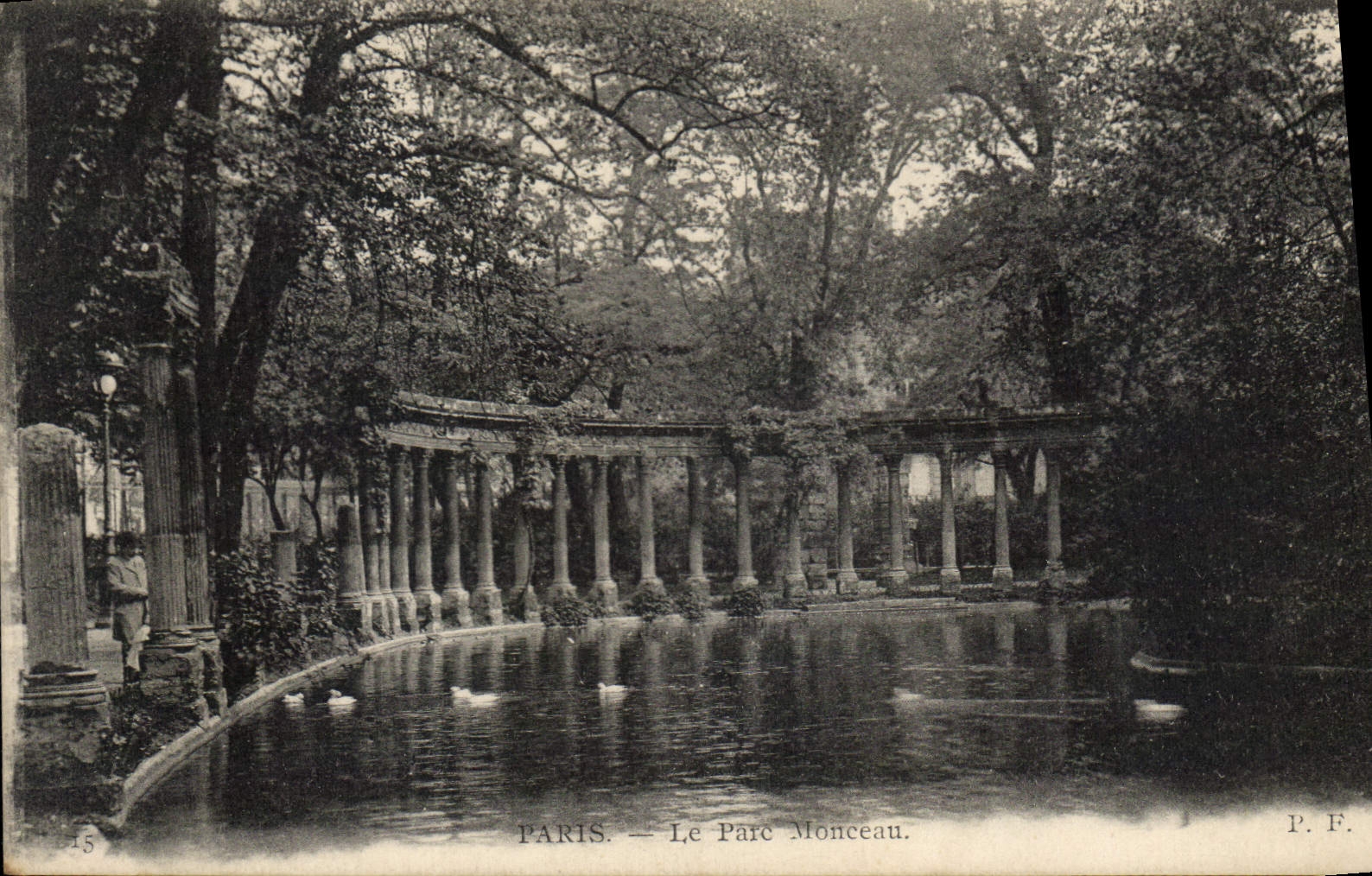 CPA Paris Le Parc Monceau 