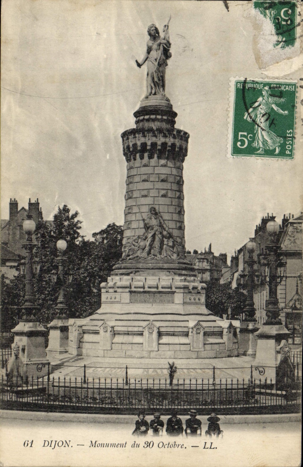 CPA Dijon Monument du 30 Octobre