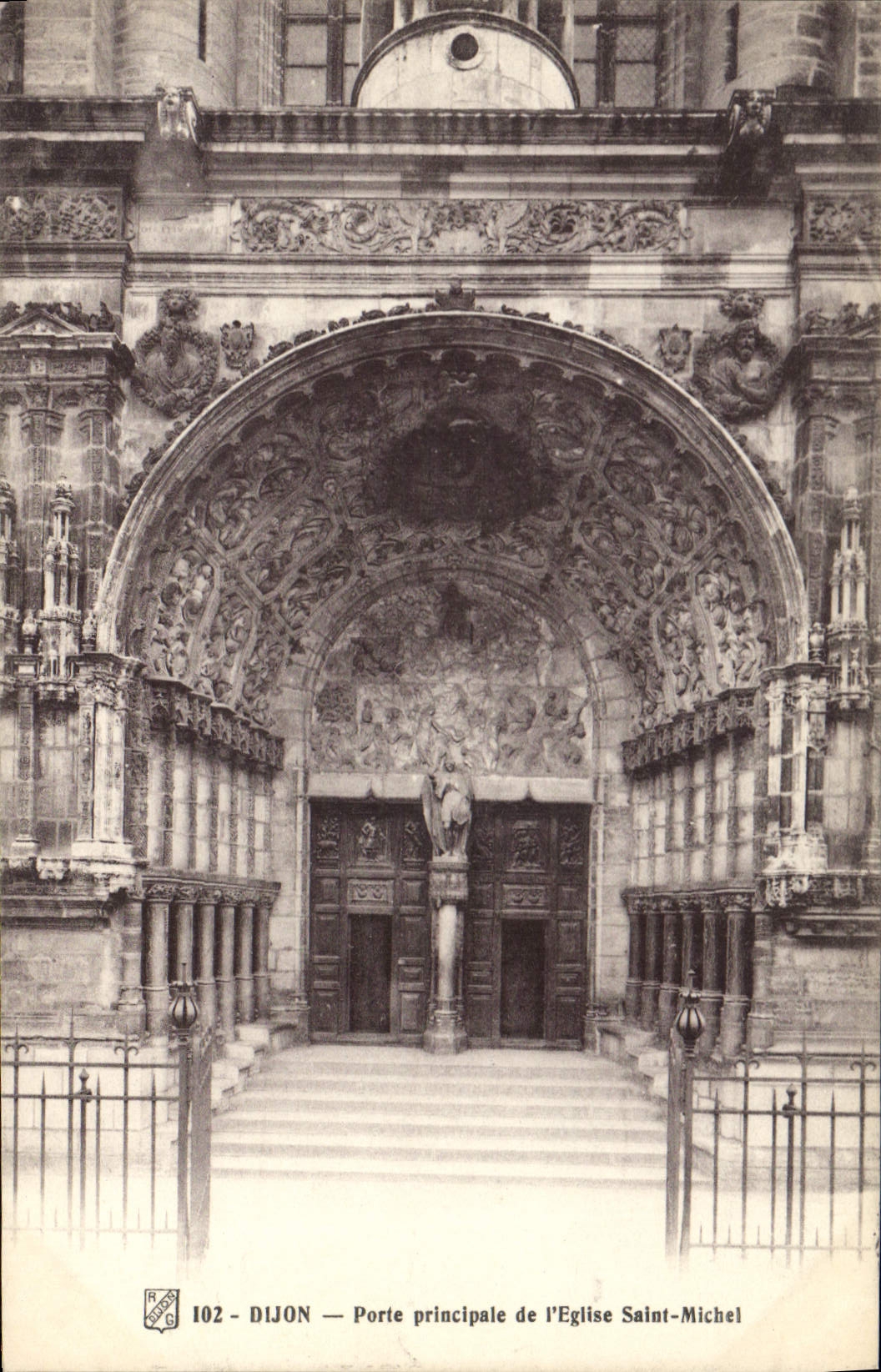 CPA Dijon Porte principale de l'Eglise Saint Michel 