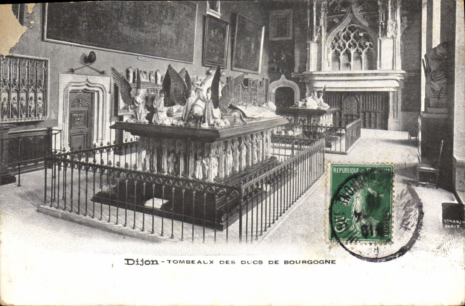 CPA Dijon Tombeaux des Ducs de Bourgogne 